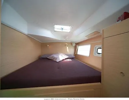 보트호텔 Catamaran Jaso 자드라보노