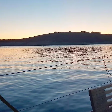 Catamaran Jaso * Jadranovo