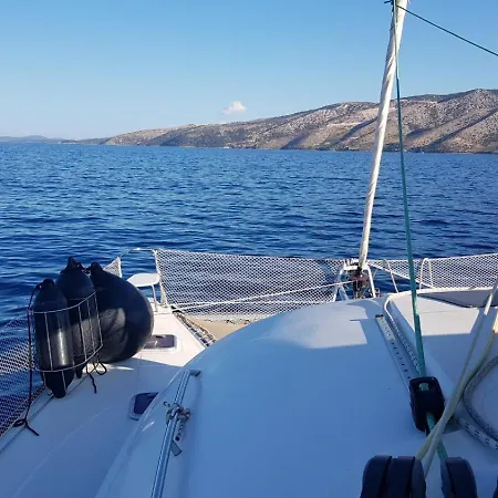 Hotel na wodzie Catamaran Jaso *